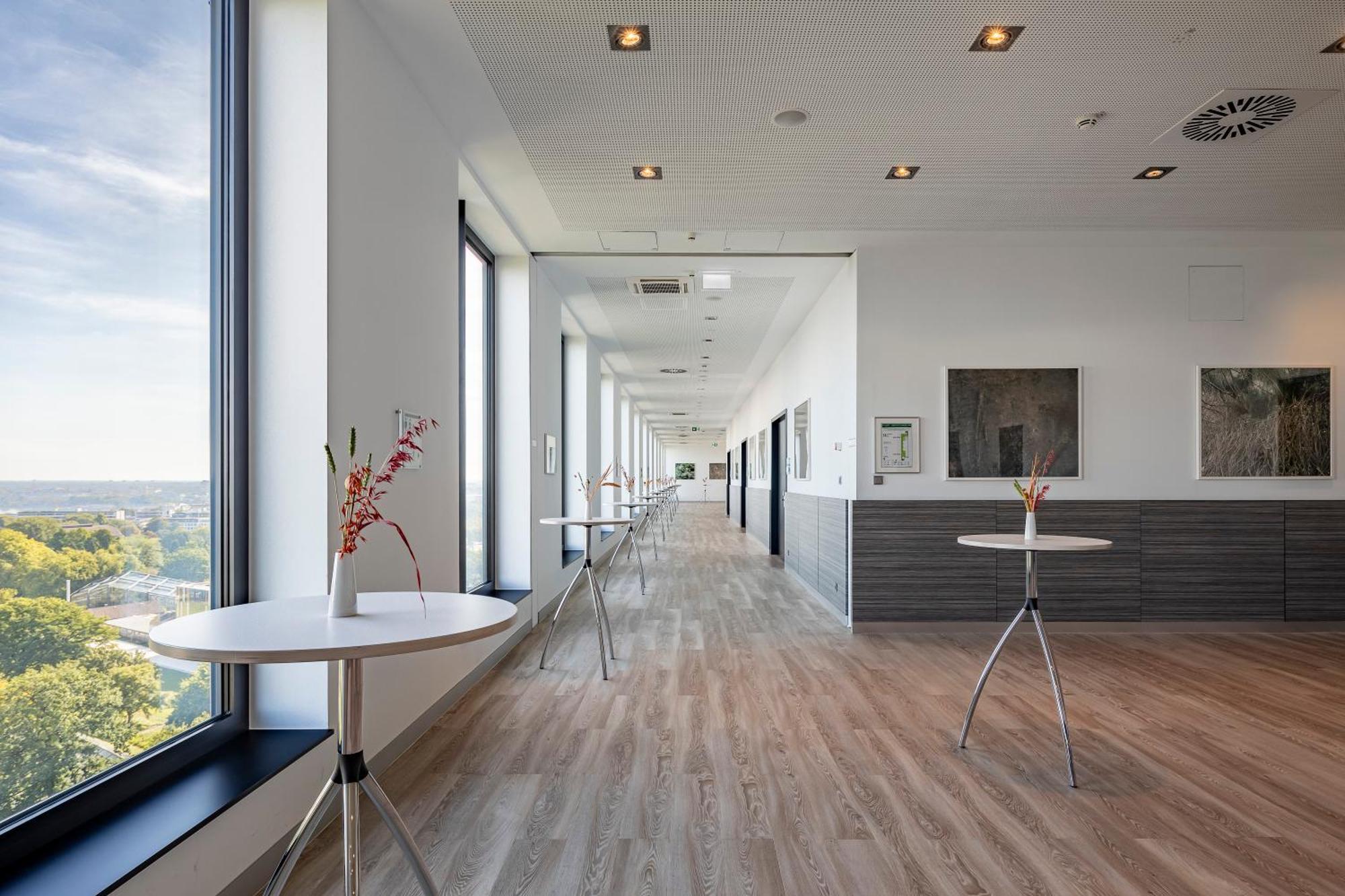 Intercityhotel Hamburg Dammtor-Messe Exterior photo